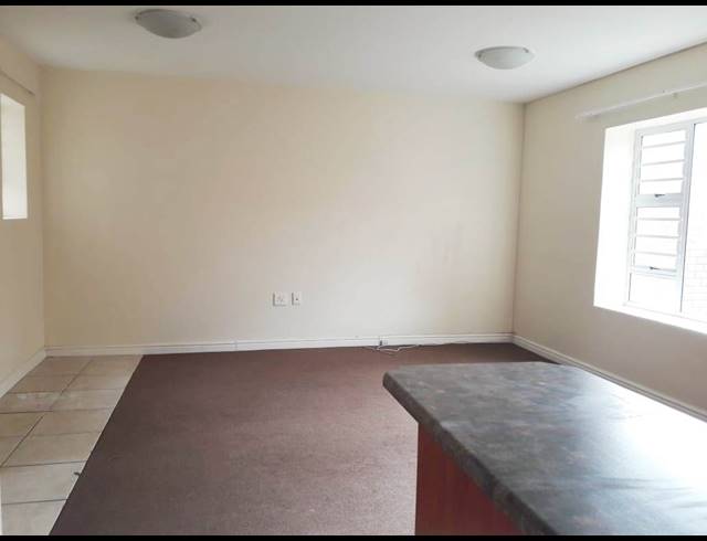 2 BEDROOM TOWNHOUSE RENTED IN LORRAINE